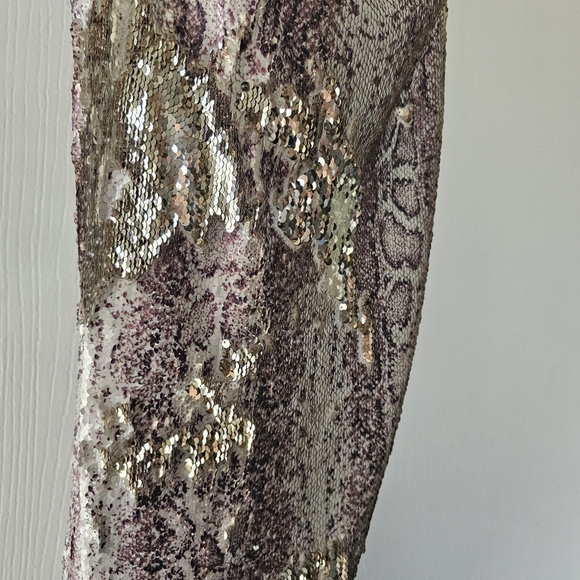 Revolve Le Superbe Liza Column Gold Sequined Snake Print Skirt Sz XS - Picture 8 of 9